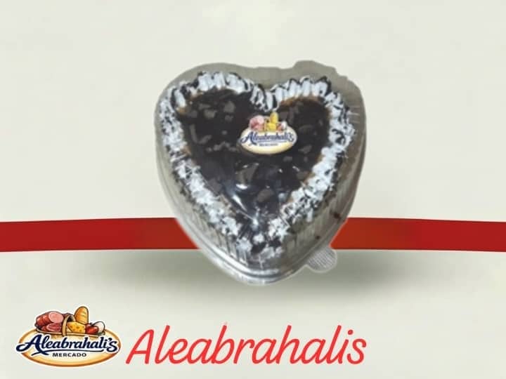 Kake Relleno con Crema y Cobertura de Chocolate 750g (Forma de Corazón)
